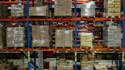 跨境電商“加速跑” 直擊上海港進(jìn)出口商品中轉(zhuǎn)倉(cāng)，透視貿(mào)易新脈動(dòng)